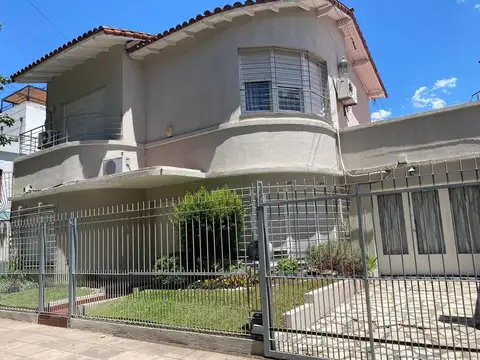 VENTA CASA MERLO 4 DORMITORIOS