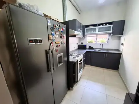 CASA 4 AMB., EN 2 PLANTAS, CON 2 PATIOS Y TERRAZA