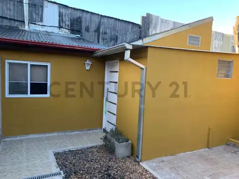 ALQUILER "2 Ambientes con patio privado y todos los servicios incluidos | Benavídez | A metros de Ru