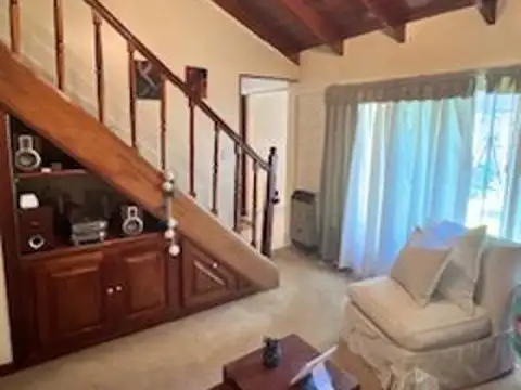 Casa 3 ambientes con 2 baños