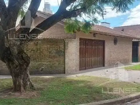 Casa 5 ambientes con pileta en venta - APTO CREDITO - Ranelagh