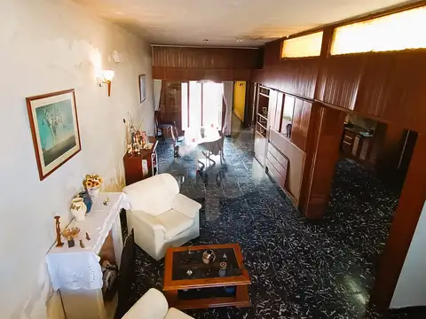 Casa en Venta con 3 cocheras