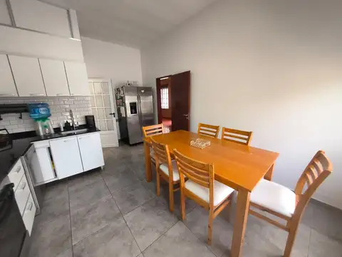 VENTA CASA 6 AMBIENTES PTE DERQUI CON PILETA