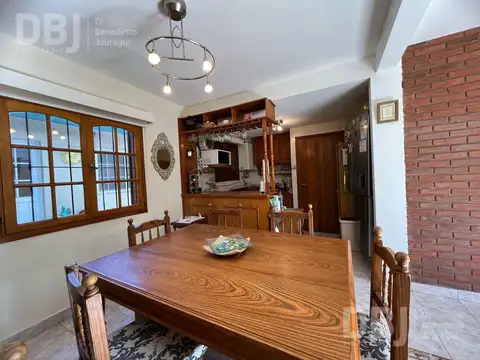 Depto Tipo Casa 4 ambientes con 2 baños