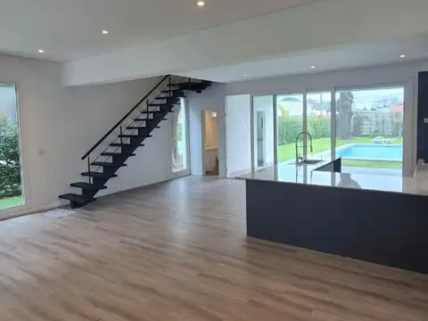 Casa a estrenar en venta en barrio cerrado Villa Elvira