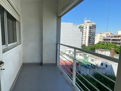 Departamento en alquiler en Coghlan, 2 amb luminoso, vigilancia, pileta