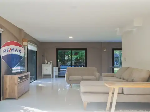 Casa 5 ambientes con 2 baños