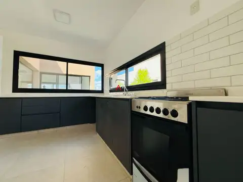 Casa en Venta en Pilar del Este - Santa Lucia, USD 190.000
