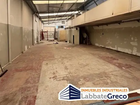 Galpon en Alquiler 8,22  mts Frente