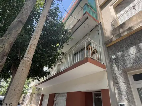 Departamento 6 ambientes con 2 baños
