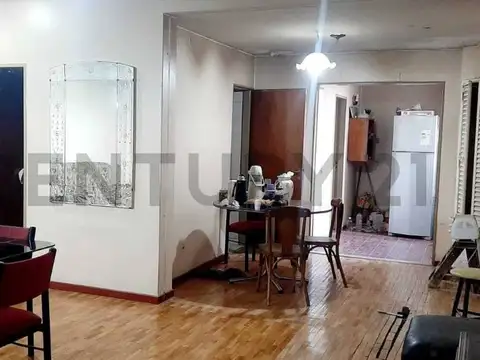 Departamento 5 ambientes con 2 baños