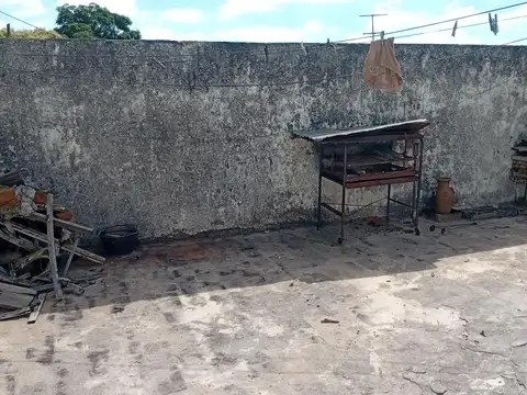 SE VENDE  CASA EN B° COLON, OPORTUNIDAD DE INVERSIÓN