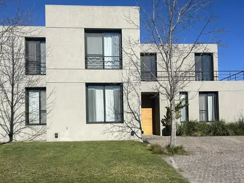 Teresa Urdapilleta Propiedades