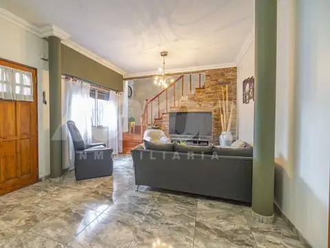 Casa 5 ambientes con 3 baños