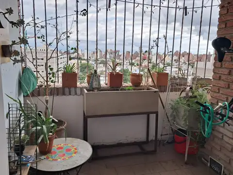 GUEMES - PISO ALTO - COCHERA