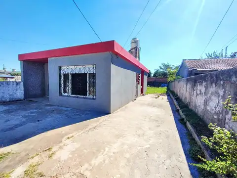 Casa en Isidro Casanova en Venta