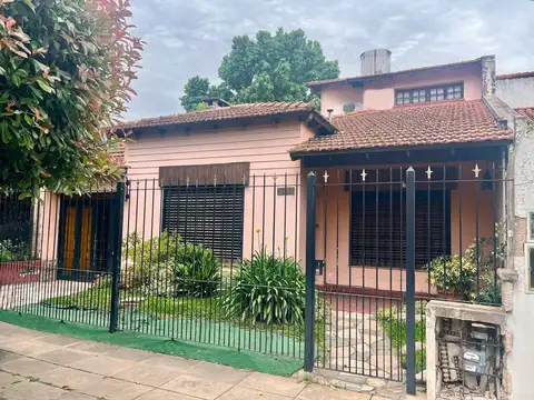 Castelar, Parque Ayerza, Chalet con tres dormitorios