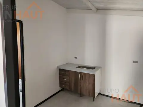 Galpon en Alquiler 49  mts Fondo