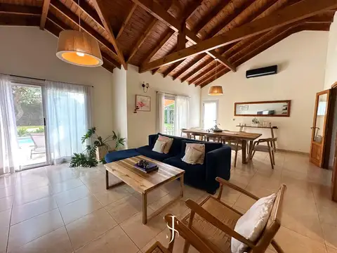 Casa 4 ambientes con 4 baños