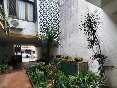 Departamento 3 ambientes por escalera
