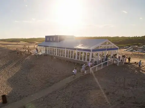 Costa Esmeralda 100