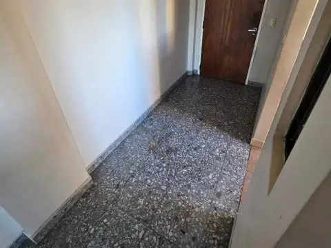 AMPLIO DEPARTAMENTO 3 AMB. CON DEPENDENCIA - MUY LUMINOSO - LAVADERO