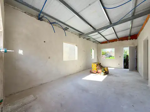 CASA EN VENTA EN CONSTRUCCION - V.AGUIRRE -TANDIL