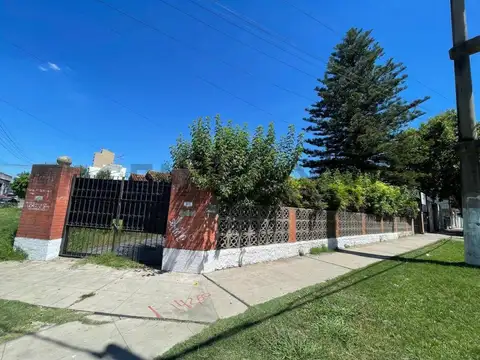 Maestro Angel D´elia 2200, Piso 0