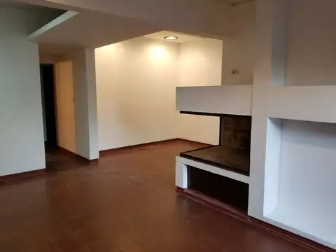 Casa 8 ambientes con 5 baños