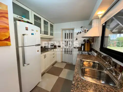 Casa 4 Ambientes en Club de Campo La Martona. Parrilla, Jardín y Pileta.