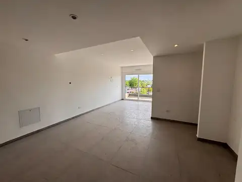 Sullivan 800, Piso 4