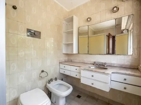 Casa en Venta con 4 cocheras