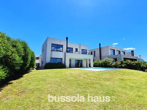 Casa en Venta de 5 dormitorios