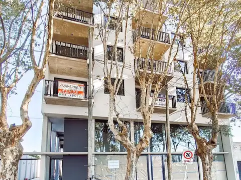 Rivadavia 818, 1E