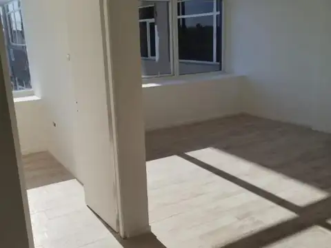 Oficina en Alquiler con 1 cochera