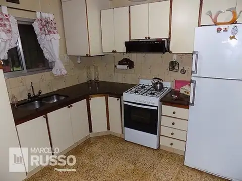Casa 4 ambientes con 2 baños