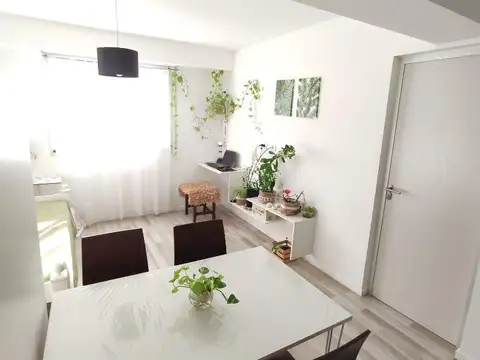 Maipu 741 , Piso 6