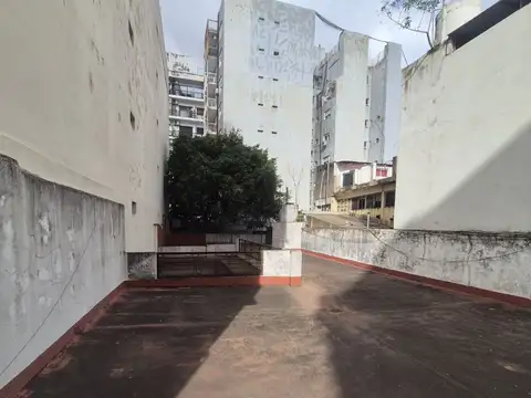 Venta casa en Villa Crespo a reciclar c/quincho