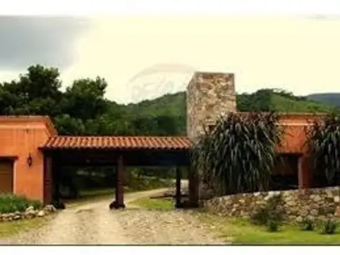 La Hoyada 150
