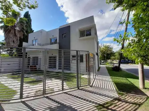DUPLEX EN VENTA CASTELAR SUR