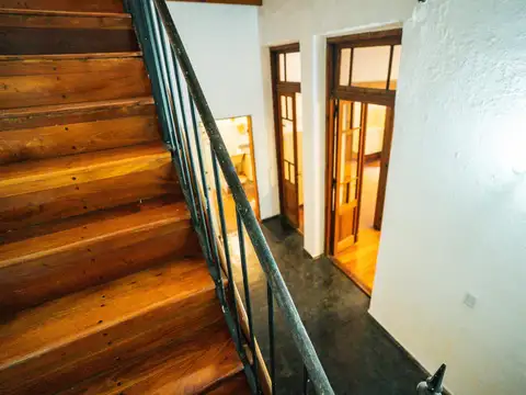 Depto Tipo Casa 5 ambientes con 2 baños
