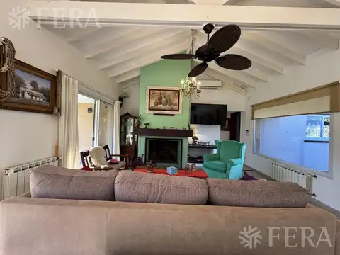 Casa en Venta con 8 cocheras