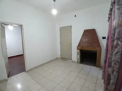 Casa 3 ambientes con 1 baño