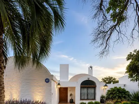 ¡Venta! Amplia y Hermosa Casa en Urca ¡Toda en una planta!