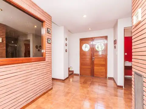 VENTA CASA DE 5 AMBIENTES EN COUNTRY EL PARAISO
