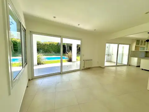 Casa en Venta en Ayres De Pilar, USD 600.000