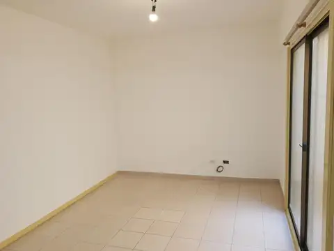 Departamento en Alquiler en Villa Ballester, $ 580.000