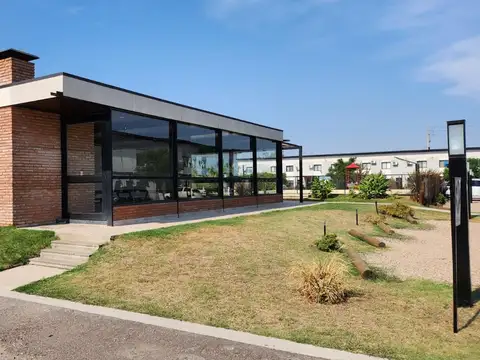 Casa 3 ambientes con 2 baños