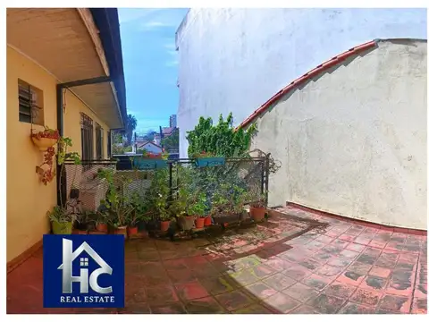 Casa 5 ambientes con 1 baño
