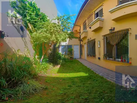 CASA VENTA 5 AMBIENTES BANFIELD CON COCHERA